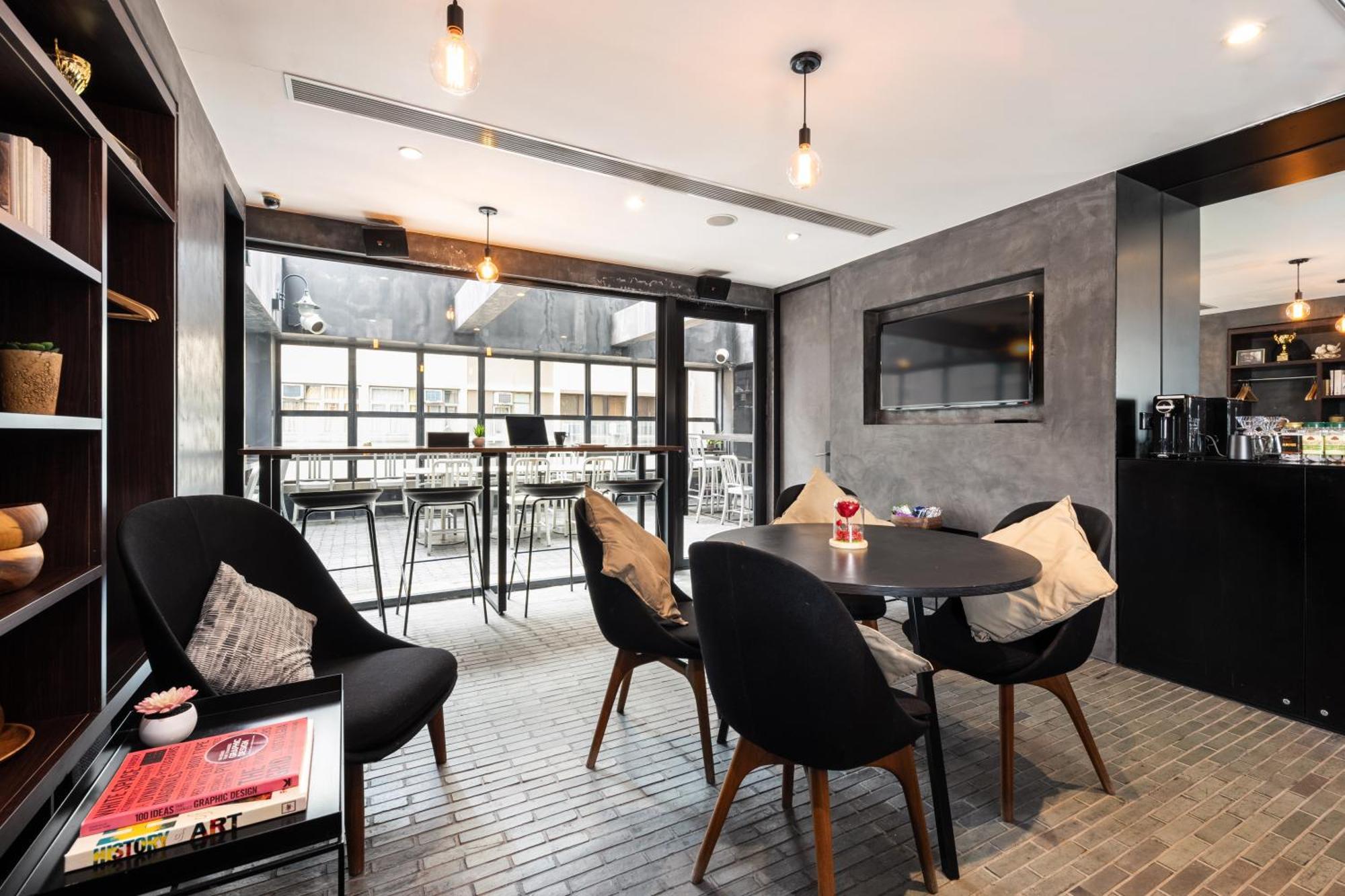 Habyt Austin Avenue Hong Kong Exterior photo