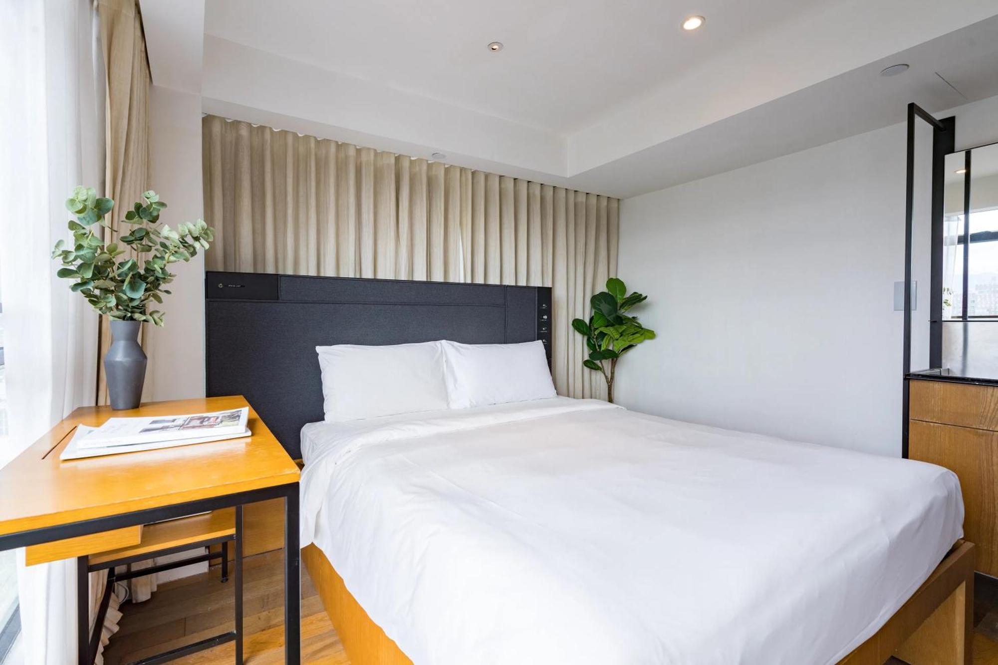 Habyt Austin Avenue Hong Kong Exterior photo